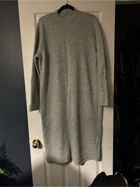 GAP Light Gray Ribbed Knit Midi Dress